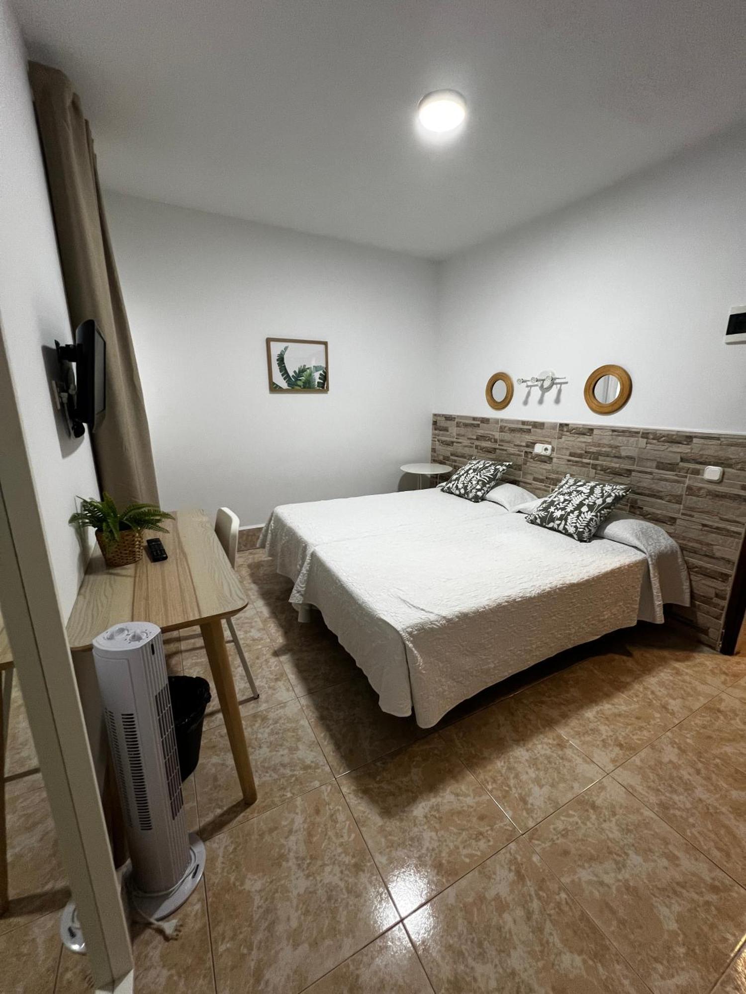 Hostal Residencia Cardona อาร์เรซิเฟ ภายนอก รูปภาพ