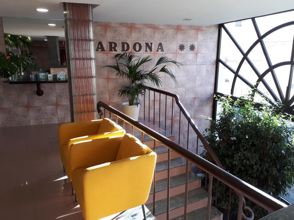 Hostal Residencia Cardona อาร์เรซิเฟ ภายนอก รูปภาพ